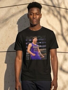 NWOT Fanatics Black Graphic T-Shirt Los Angeles Lakers Basketball Luka Doncic XL